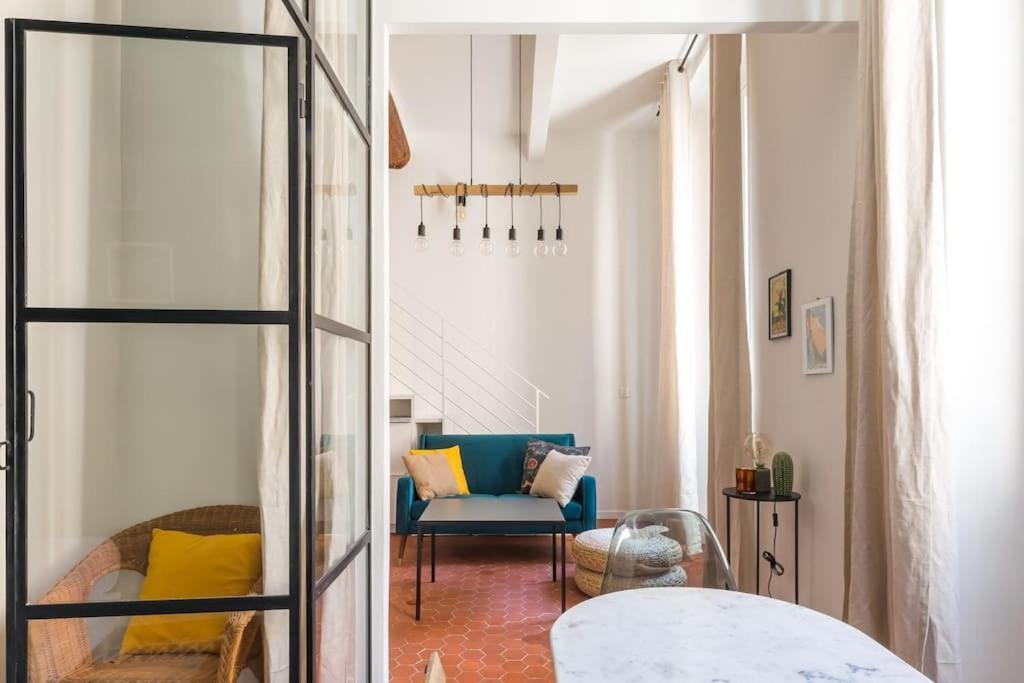 Appartement Authentique Situe En Plein Centre D'Antibes Exterior photo
