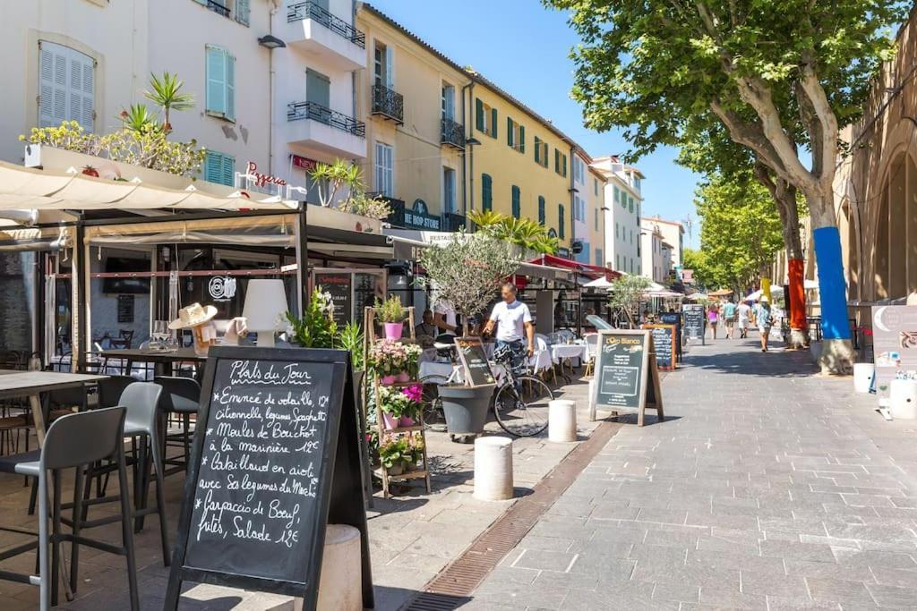 Appartement Authentique Situe En Plein Centre D'Antibes Exterior photo